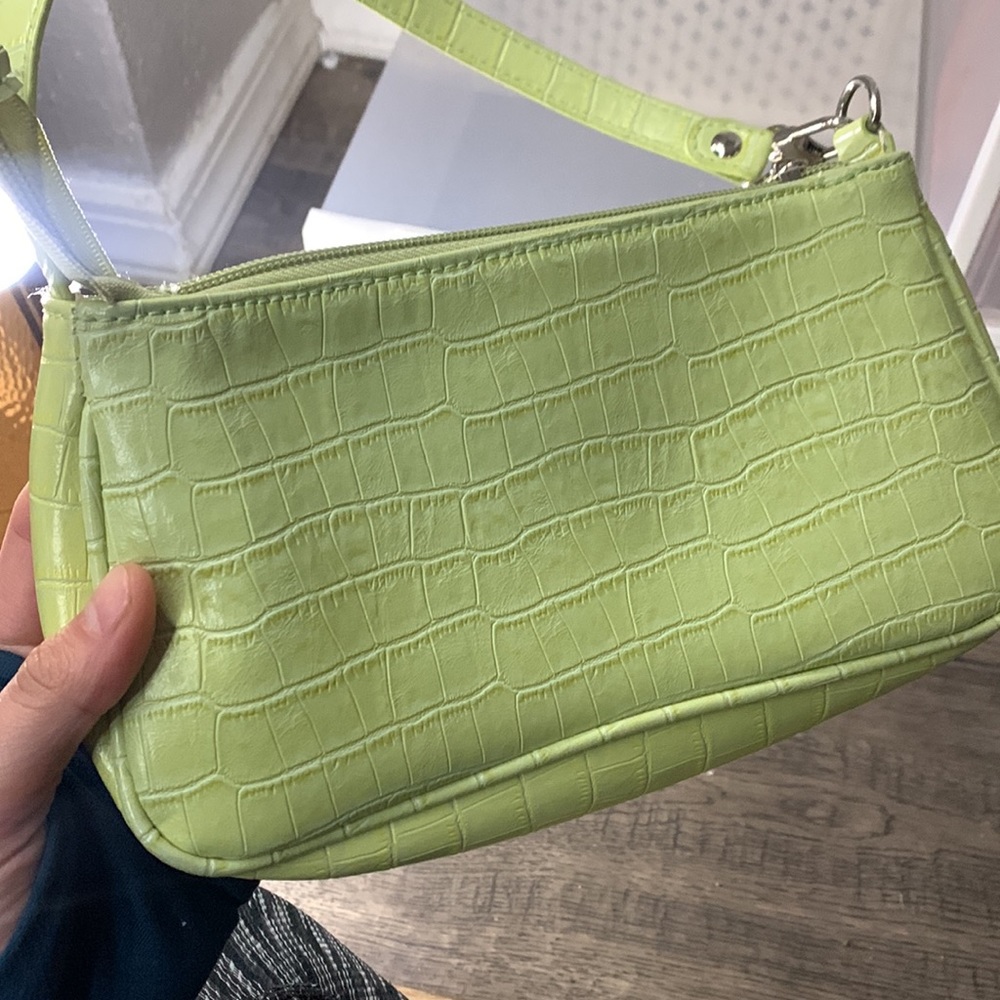 ⭐️ 3 FOR $12⭐️ SHEIN Light Green Croc-Embossed Shoulder Bag - Picture 8 of 12